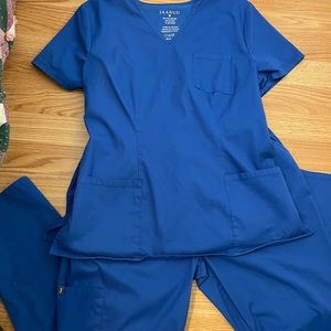 Scrubs set top and bottom
